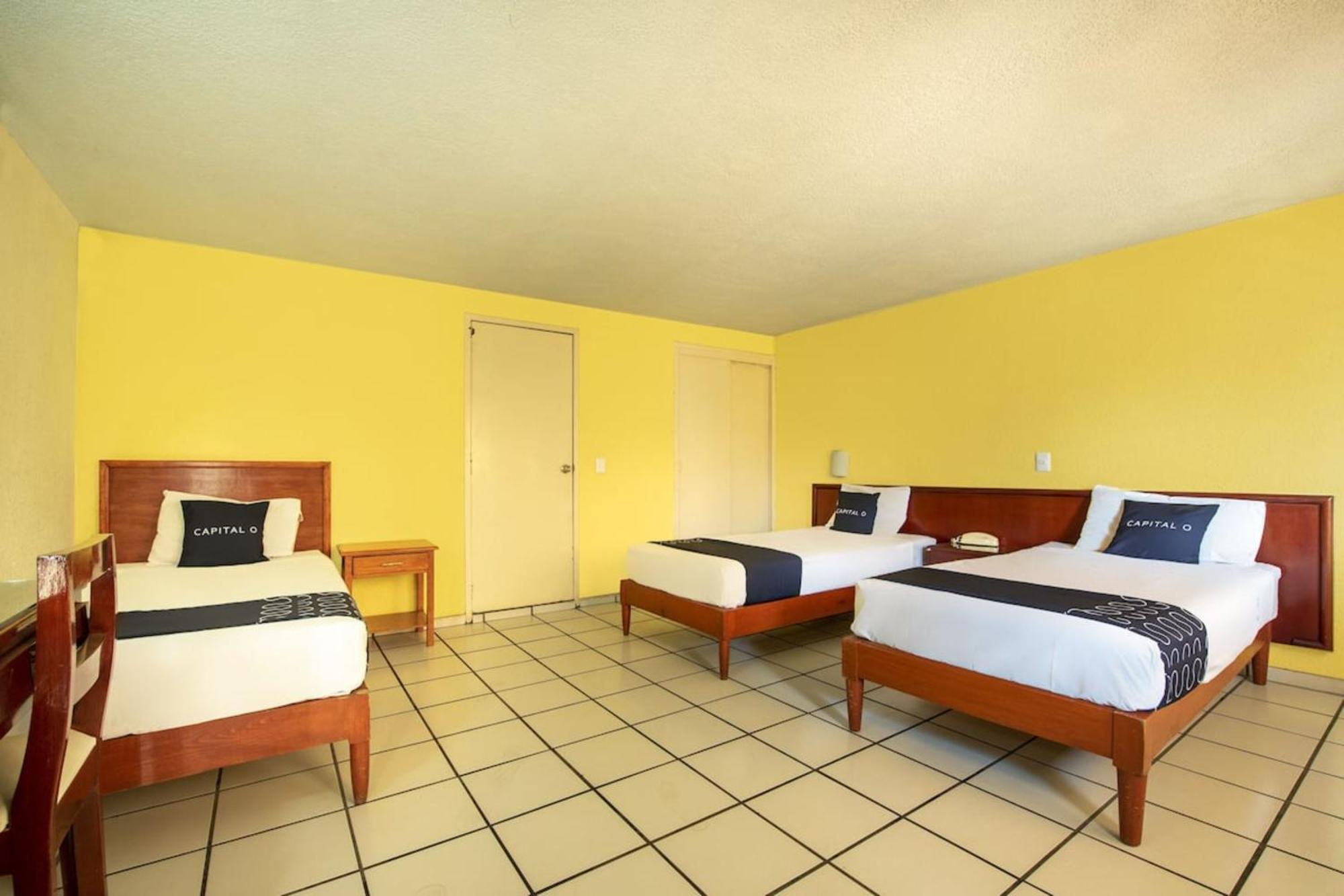Capital O Colon, Ciudad Guzman Jalisco Hotel Buitenkant foto