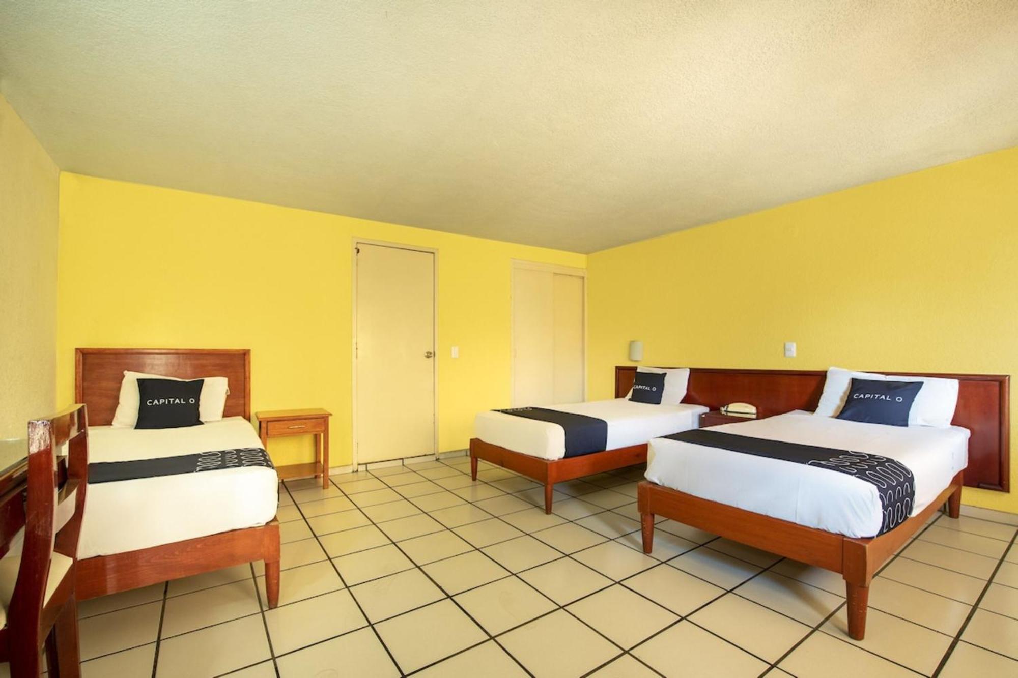 Capital O Colon, Ciudad Guzman Jalisco Hotel Buitenkant foto