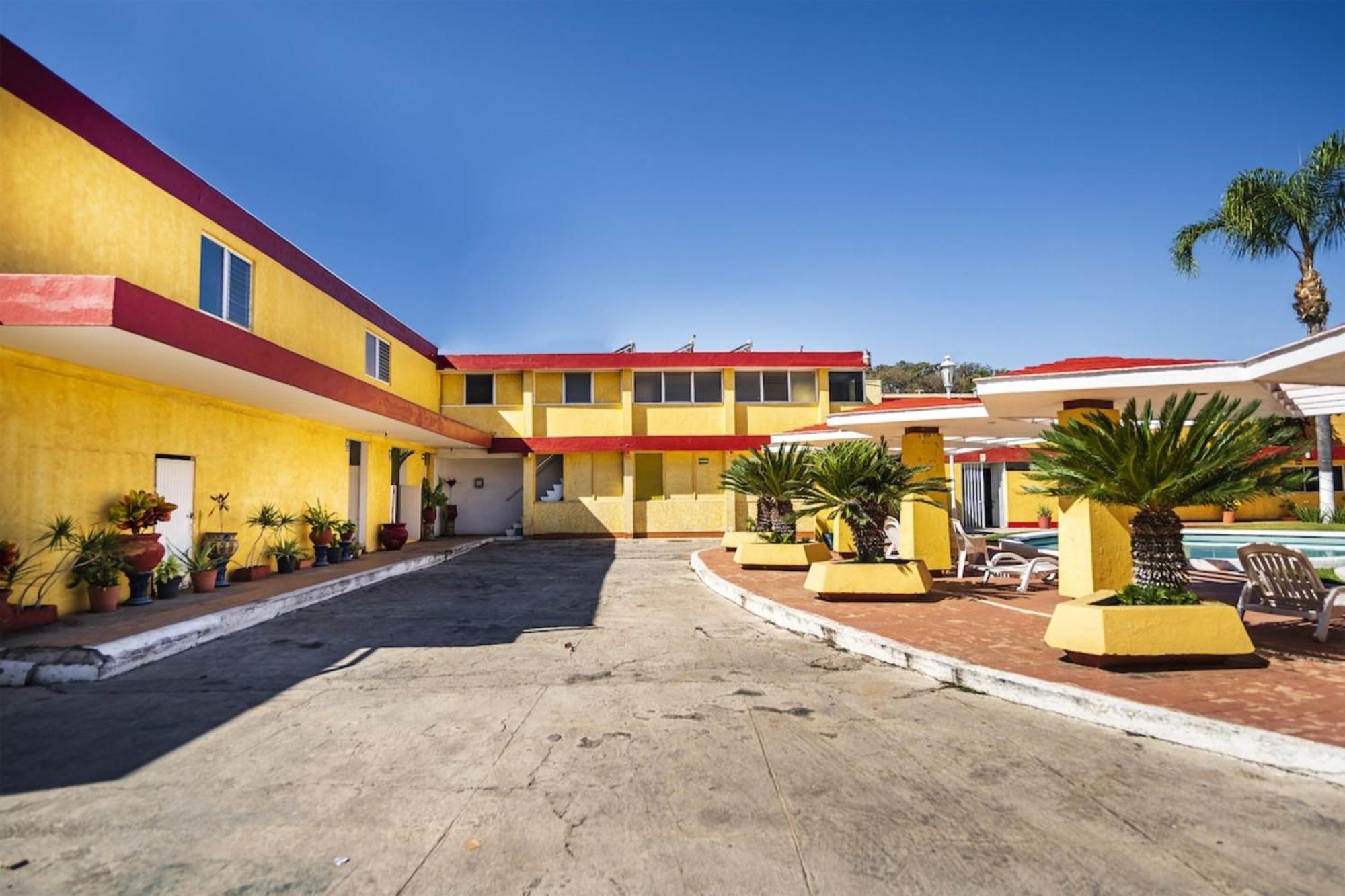 Capital O Colon, Ciudad Guzman Jalisco Hotel Buitenkant foto